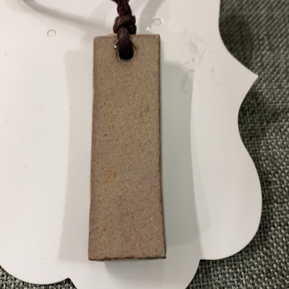 Ceramic daisy necklace - Picture 3 of 4